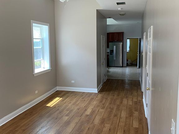4th image of 4730 S Bishop St #1