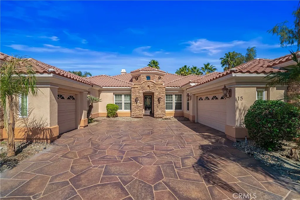 4 bed, 4.5 bath, 4369 sqft, $9,000 — Photo 3
