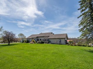 1262 Memorial Dr, Oakland, MD 21550