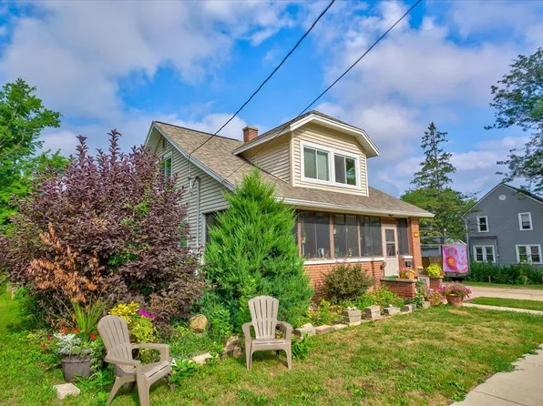712 Doty St, Edgerton, WI 53534