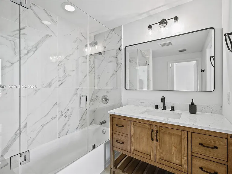 90 SW 3rd St #1608 — Photo 12