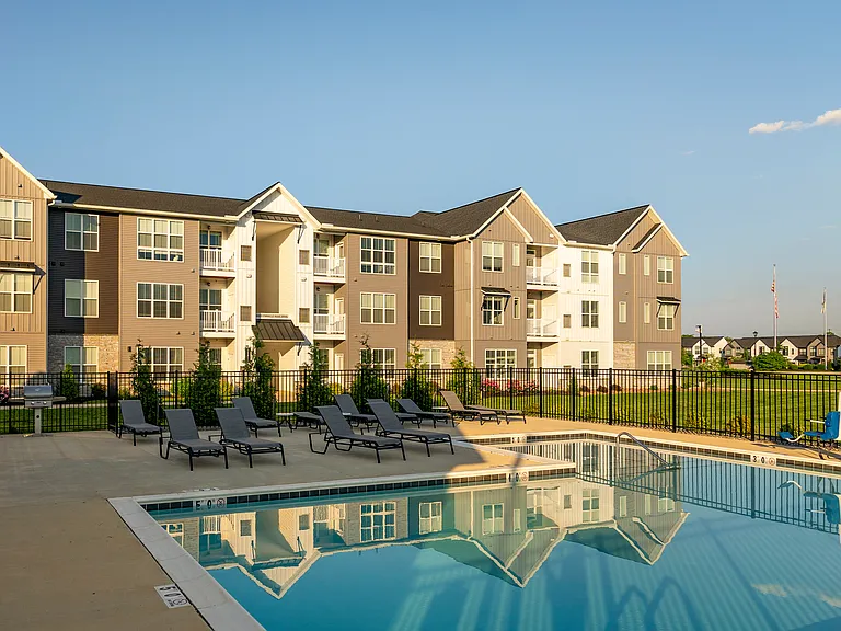 Park West Apartments — Photo 15