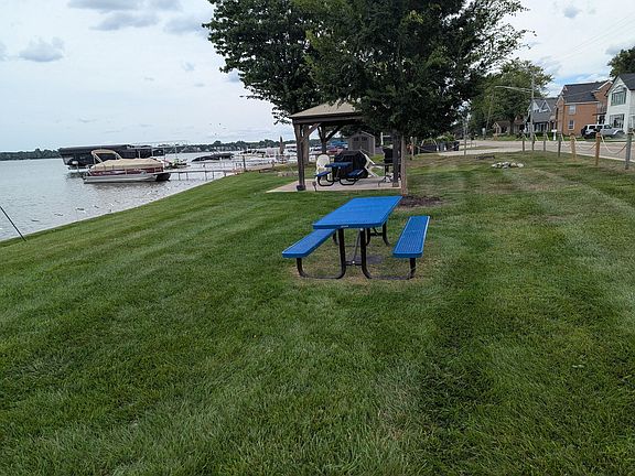 3rd image of 1155 S Lake Dr Unit 45
