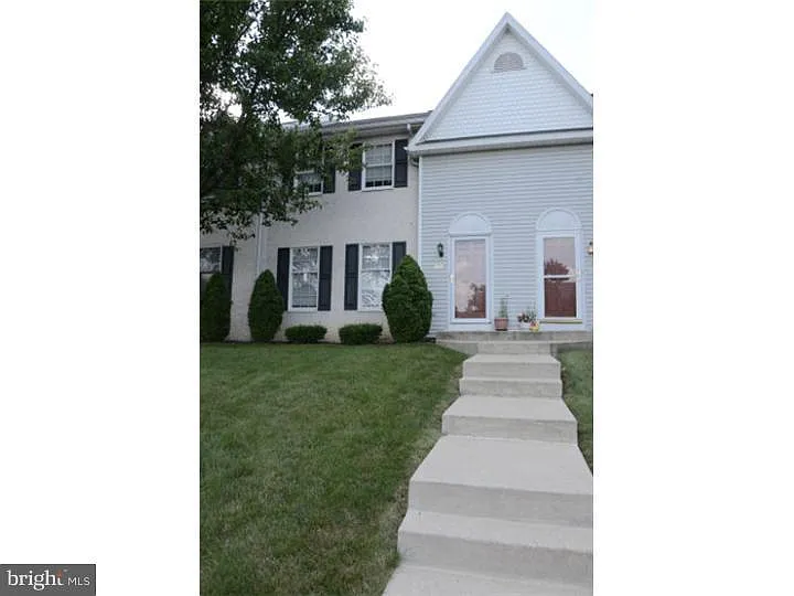 2804 Hampton Ln photo 1
