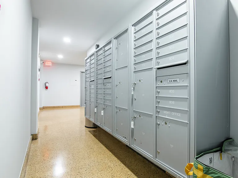 2620 16th Street Apartments — Photo 25