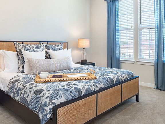 4th image of 4810 Brisa Way #4B-2Ba-1866Sqft