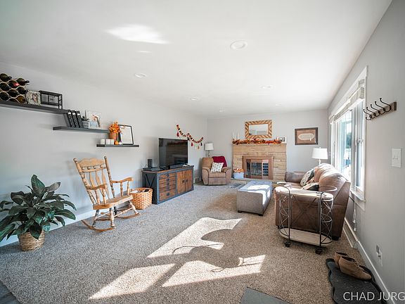 4th image of 2958 Boone Ave SW