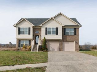 271 Crooked Oak Ct, Shepherdsville, KY 40165