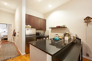 Rented by R New York