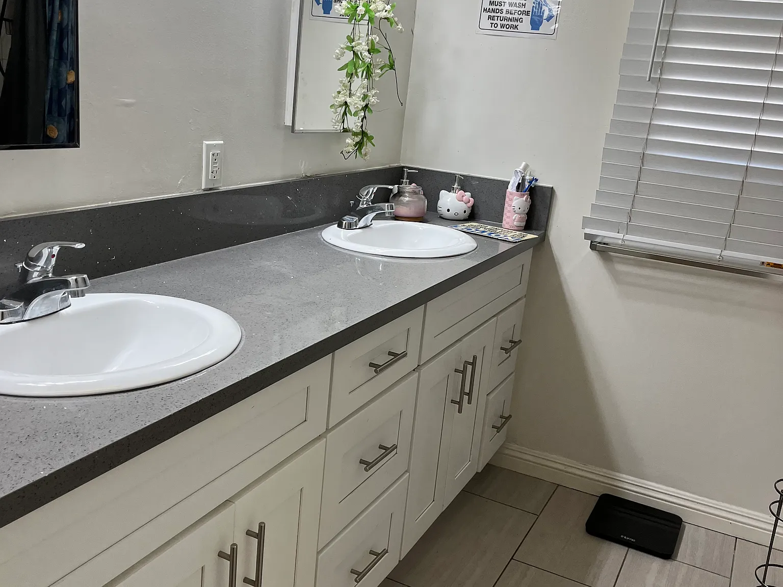 4 bed, 2000 sqft, $800 — Photo 1