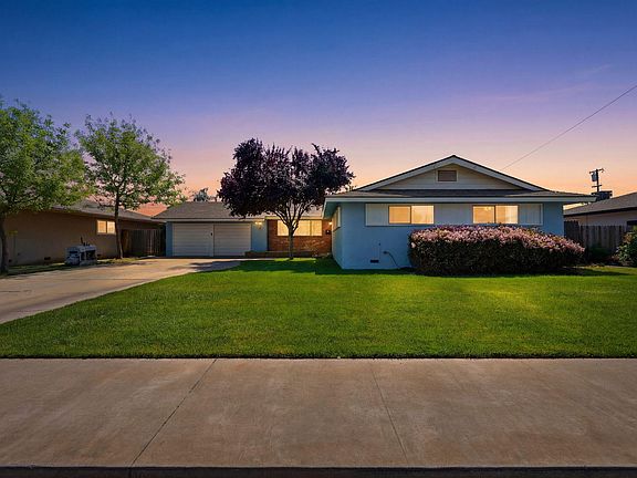2nd image of 289 W Cypress Avenue