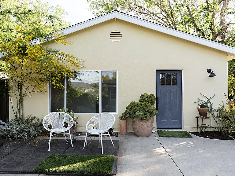 2841 Los Feliz Dr #B — Photo 1