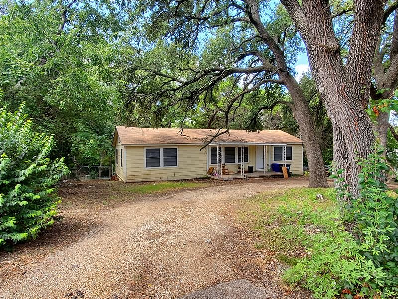 2nd image of 3924 Mockingbird Ln