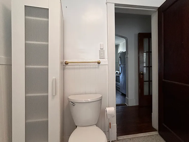 105 Florence Ave — Photo 21