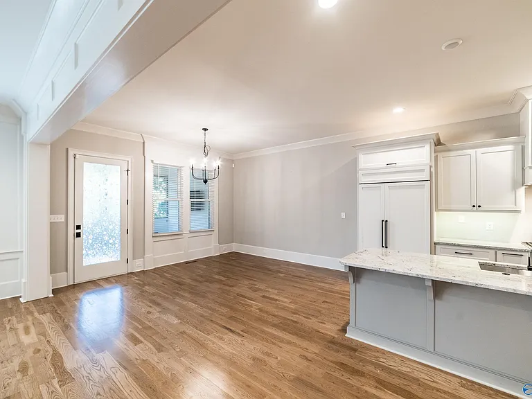 319 Saint Louis St — Photo 10
