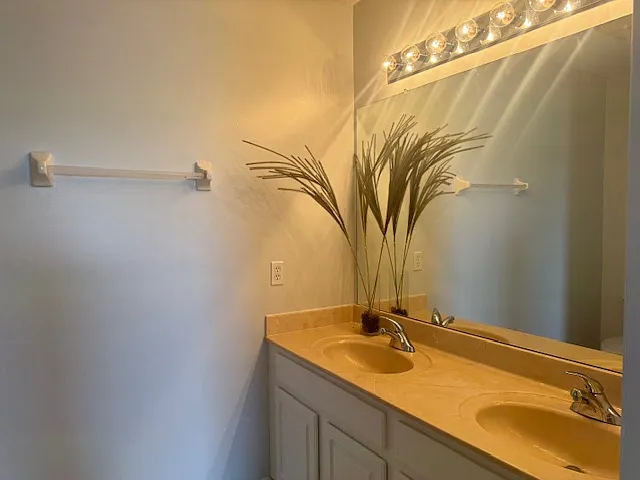 909 Waterside Ln #307 — Photo 13