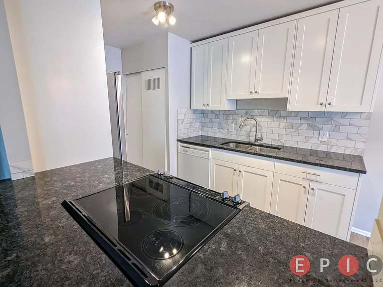 1460 E Foxboro Dr #2 — Photo 11