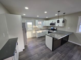 1612 Butterfield Rd, Dubuque, IA 52001