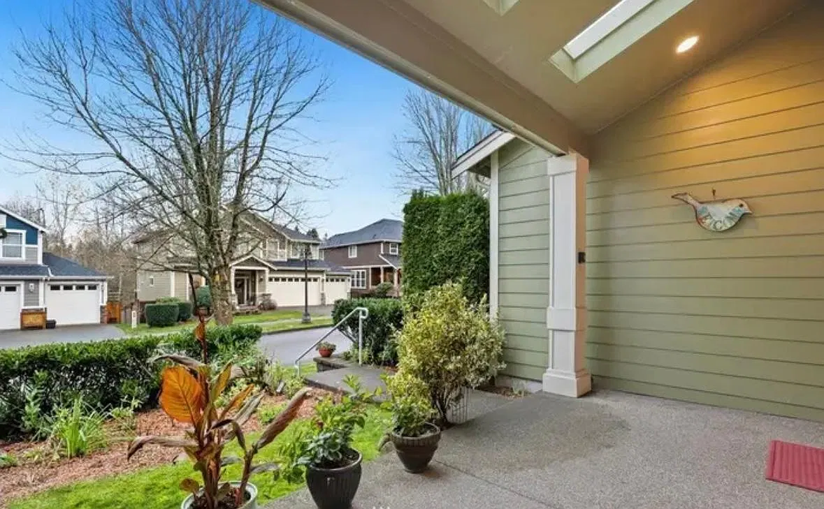 1437 Harvest Ave SE — Photo 4