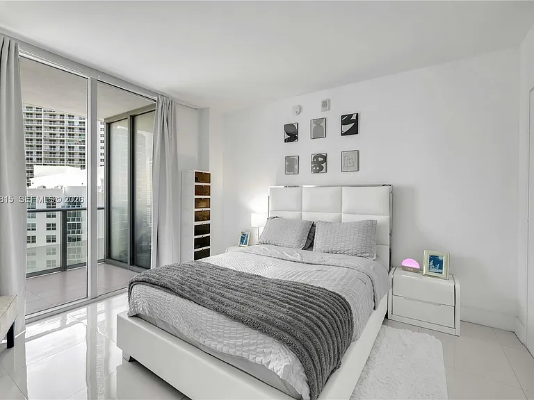 1300 Brickell Bay Dr #2411 — Photo 6