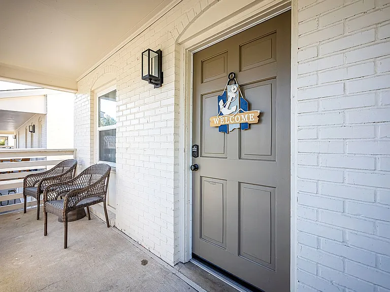 114 Ethel Cir #8 — Photo 3