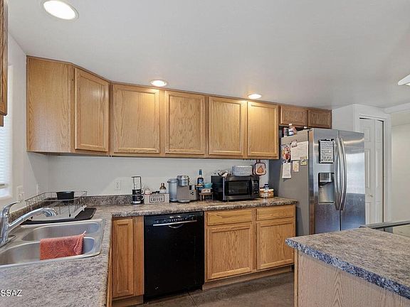 5th image of 834 E Limberlost Dr
