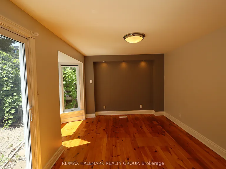 21 Electric St — Photo 11
