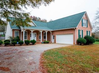 102 Oakview Dr, Salisbury, NC 28146