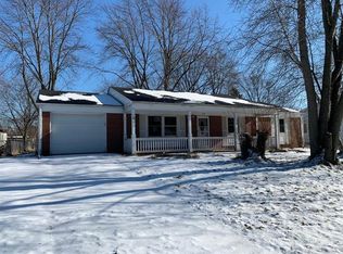 779 Fox River Rd, Valparaiso, IN 46385
