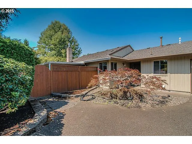 2203 NE 154th Ave photo 1
