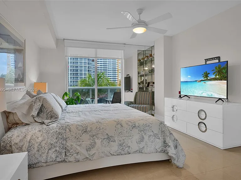 10275 Collins Ave #315 — Photo 16