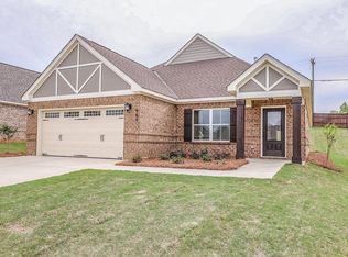 960 Wheat Ridge Dr, Prattville, AL 36066