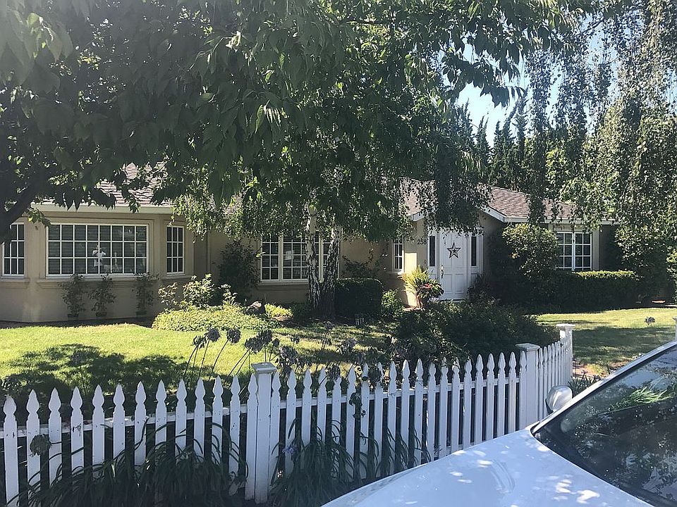 1st image of 258 Verano Dr