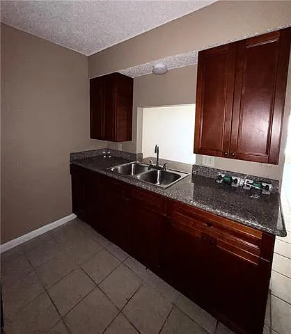 2 bed, 1.5 bath, 900 sqft, $1,100 — Photo 3