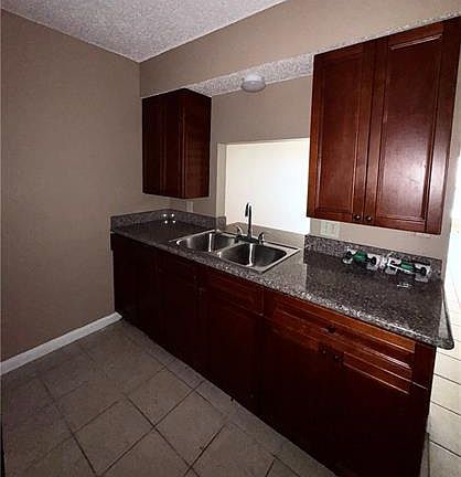 3rd image of 904 Michael Ct APT B
