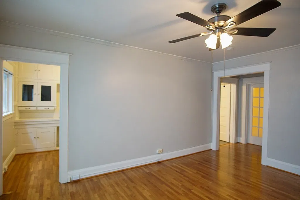 Spacious 2nd Floor Studio w/Hardwoods Ready Mid-November! — Photo 3