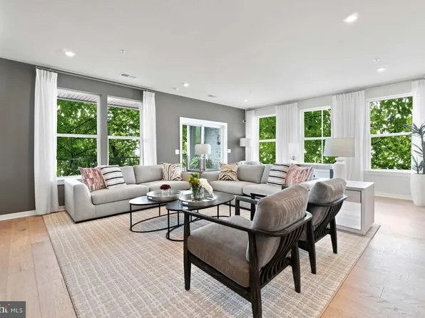 43746 Transit Sq, Ashburn, VA 20148