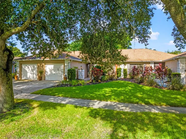 6433 Laurelwood Dr, Zephyrhills, FL 33542