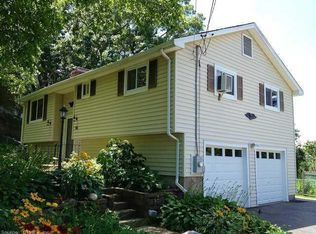 36 W Point Ter, Tariffville, CT 06081