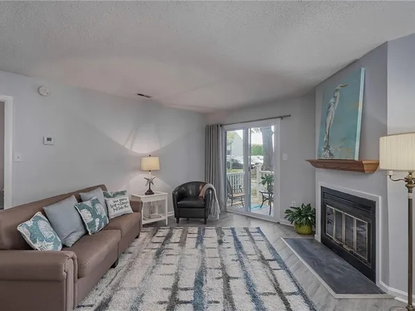 1325 Destination Ln, Virginia Beach, VA 23454