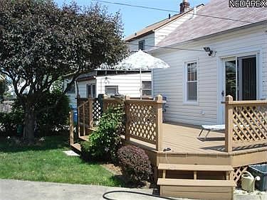 3rd image of 400 E 323rd St