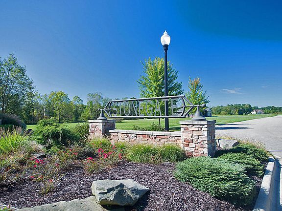 2nd image of 118 Stone Gate Dr