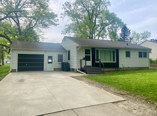 2611 Tremont St, Cedar Falls, IA 50613