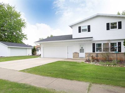 315 Douglas St, New London, WI, 54961