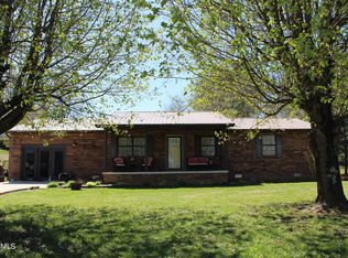 126 Overlook Ln, Jacksboro, TN 37757