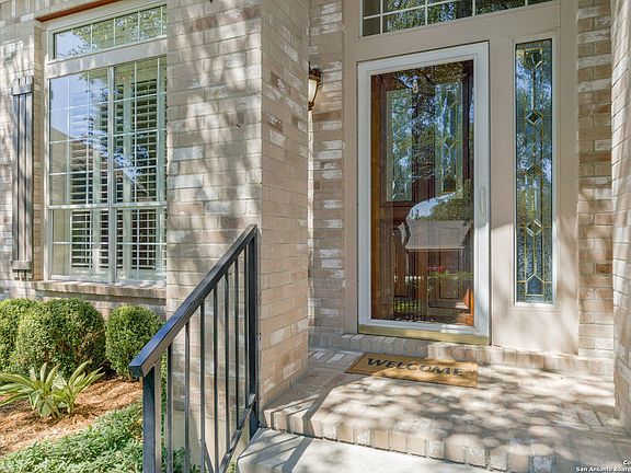 3rd image of 18806 Oakwood Bend