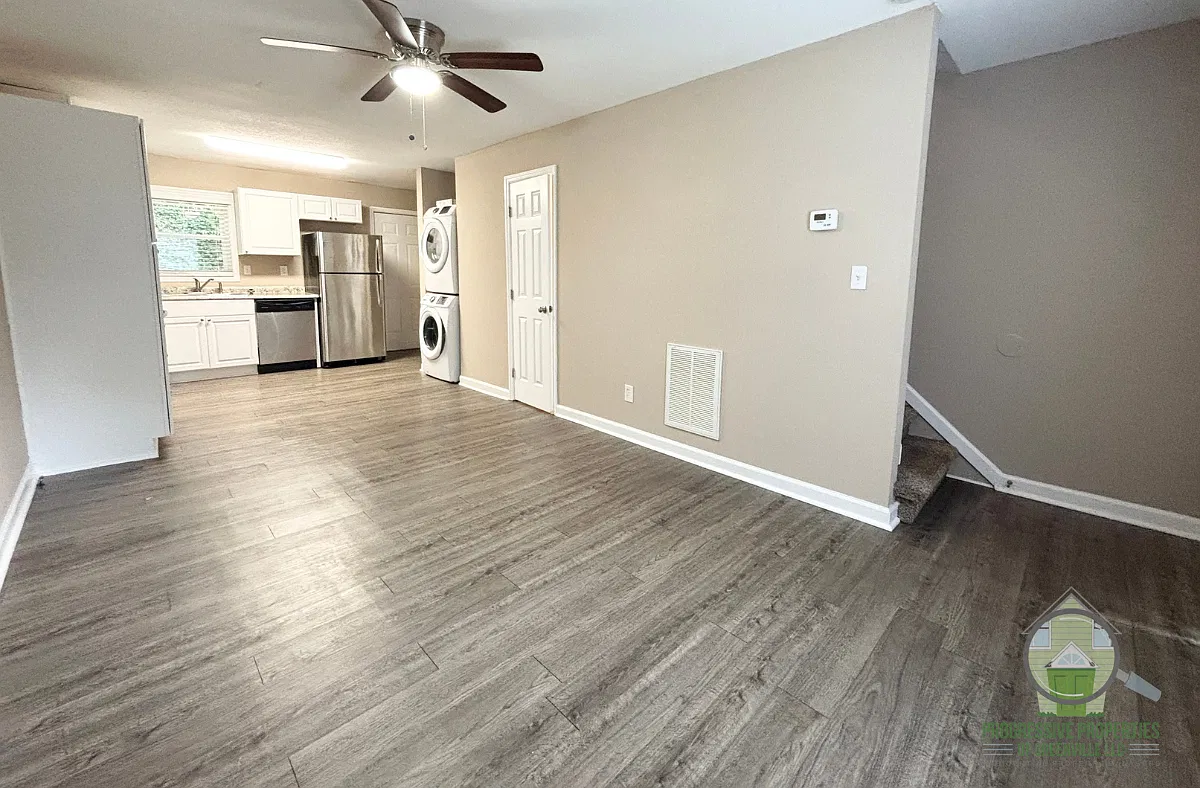 10 Stagg Street - 12 — Photo 2