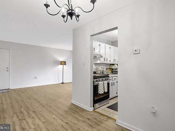 4th image of 5913 Mayflower Ct APT 201