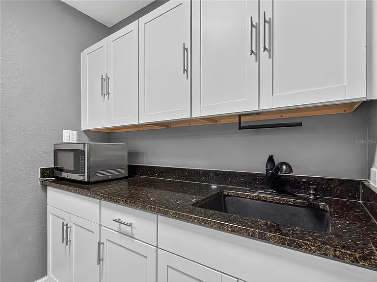 465 Rio Grande Ln — Photo 11