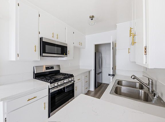 5th image of 1244 11th St APT I